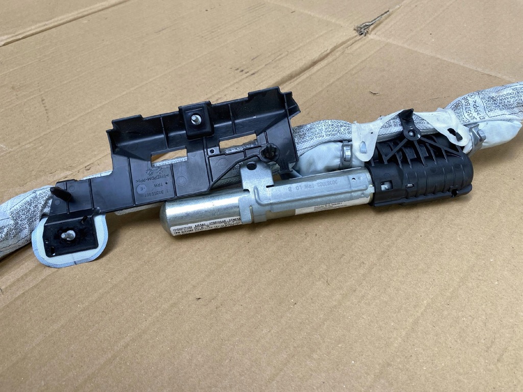 фото №8, Bmw e90 sedan шторка безопасности воздушная правая 85696664603l