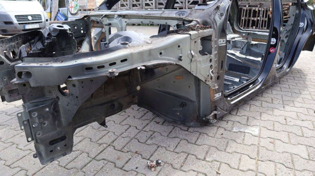 фото №3, Volvo xc60 ii четверть левая перед 717-46