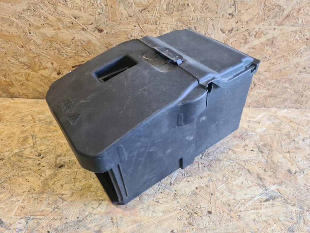 Купить Корпус аккумулятор ford focus mk3 am51-10723-ad