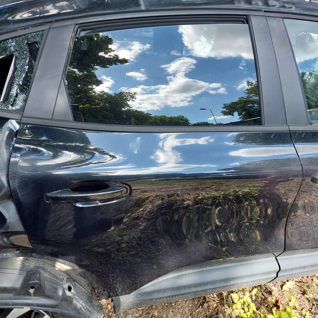 фото №1, Renault arkana дверь правое задние код лакокрасочного покрытия ea2