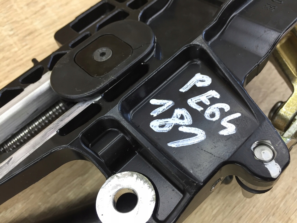 Замок крыша правый bmw e64 cabrio 7156986 Доставка