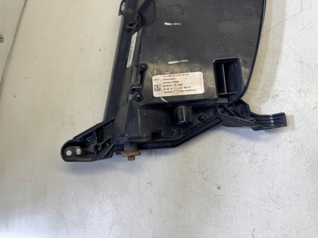 Tesla s противотуманная фара правый перед 600591600e Цена