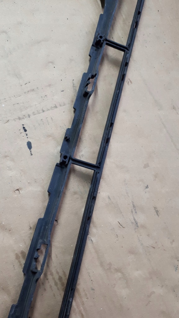 фото №15, Решітка середня бампера audi a4/kombi 8k0807683