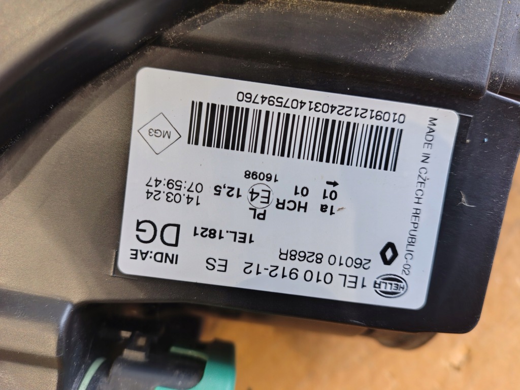 Фара renault zoe лампа правая европа 260108268r идеальное состояние Оригинал