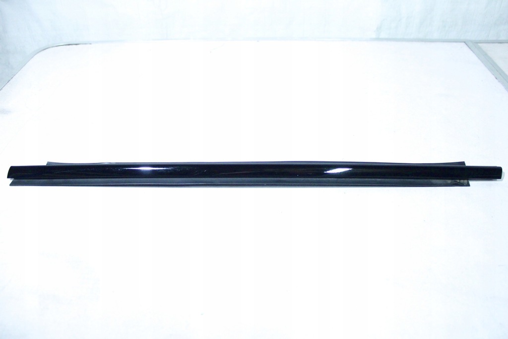 фото №1, Bmw 2 f23 молдинг дверь уплотнительная наружная правая 7346720 7404198