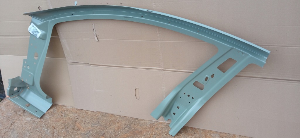 Tesla model 3 iii 17- обшивка bok блок двигателя правый перед подкрылок 1073674-sc-b в Украине