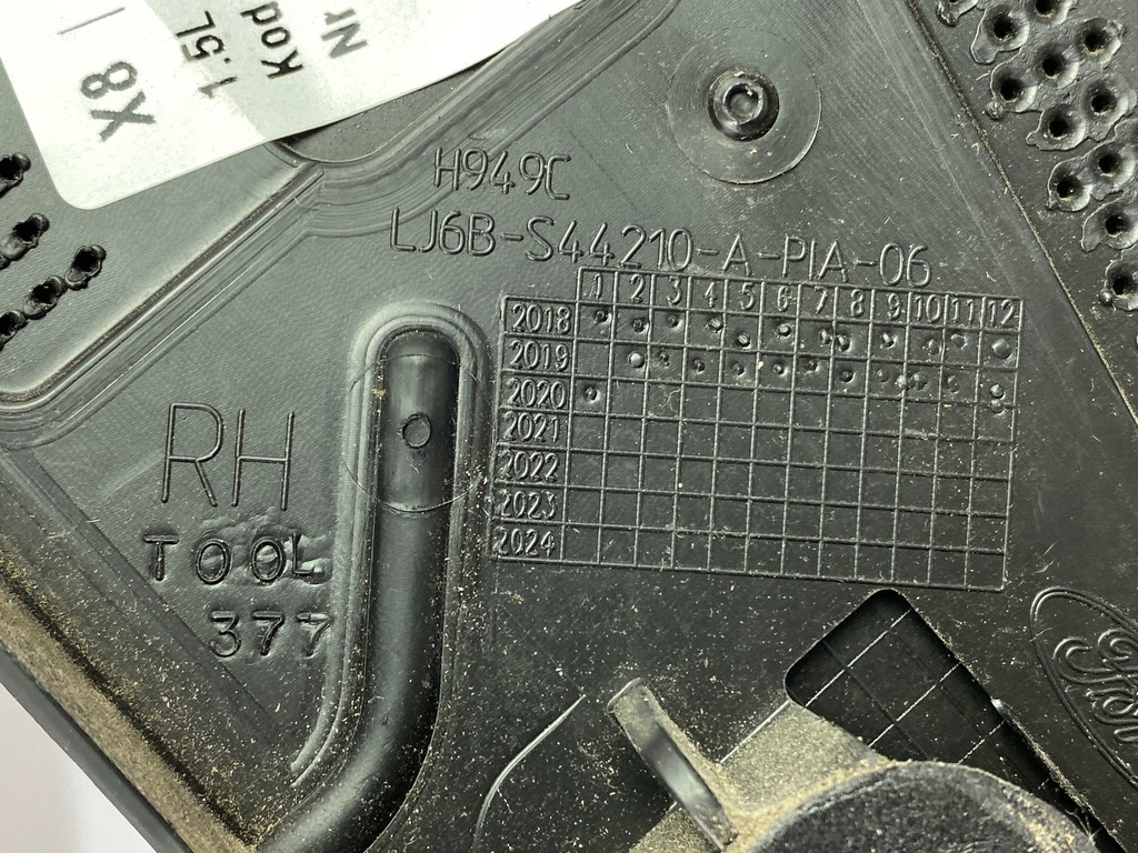 фото №6, Молдинг спойлер крышки ford kuga mk3 escape 2020+