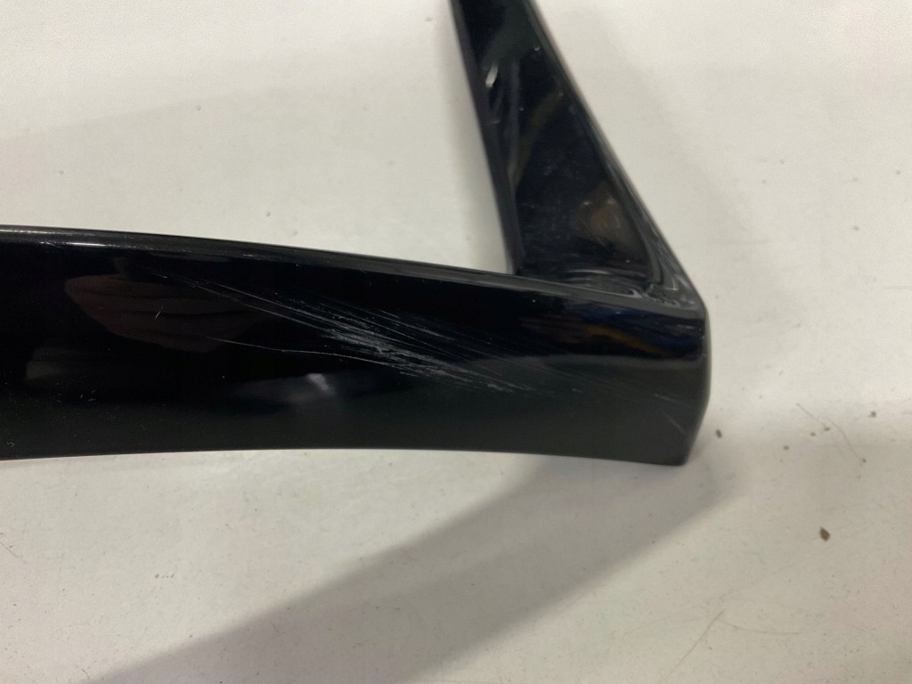 Накладка, молдинг спойлер перед mercedes cla w118 рестайлинг  35 amg правый  1 левое Оригинал