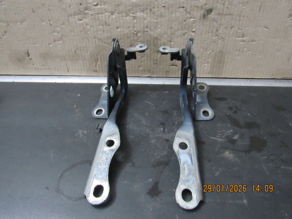 фото №1, Петля петли капот rav4 iii 8s6