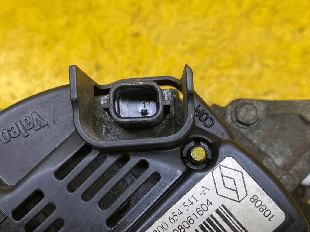 Генератор 8200654541-a clio 3 1.2 tce d4f h784 dacia с Разборки