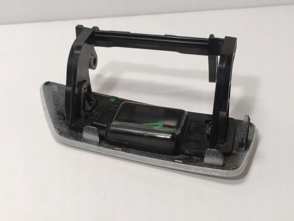 Audi a7 4k заглушка омывателя лампы левая 4k8807787d Доставка