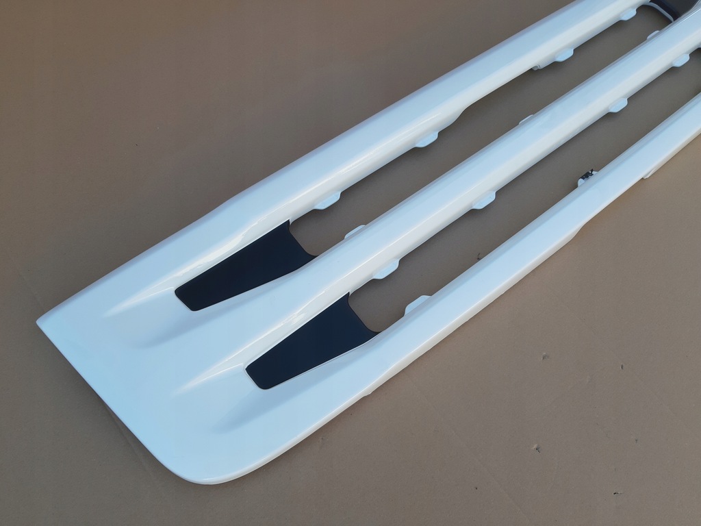 фото №3, Scania r xpi лавка решётка радиатора решётка радиатора нижняя подножка