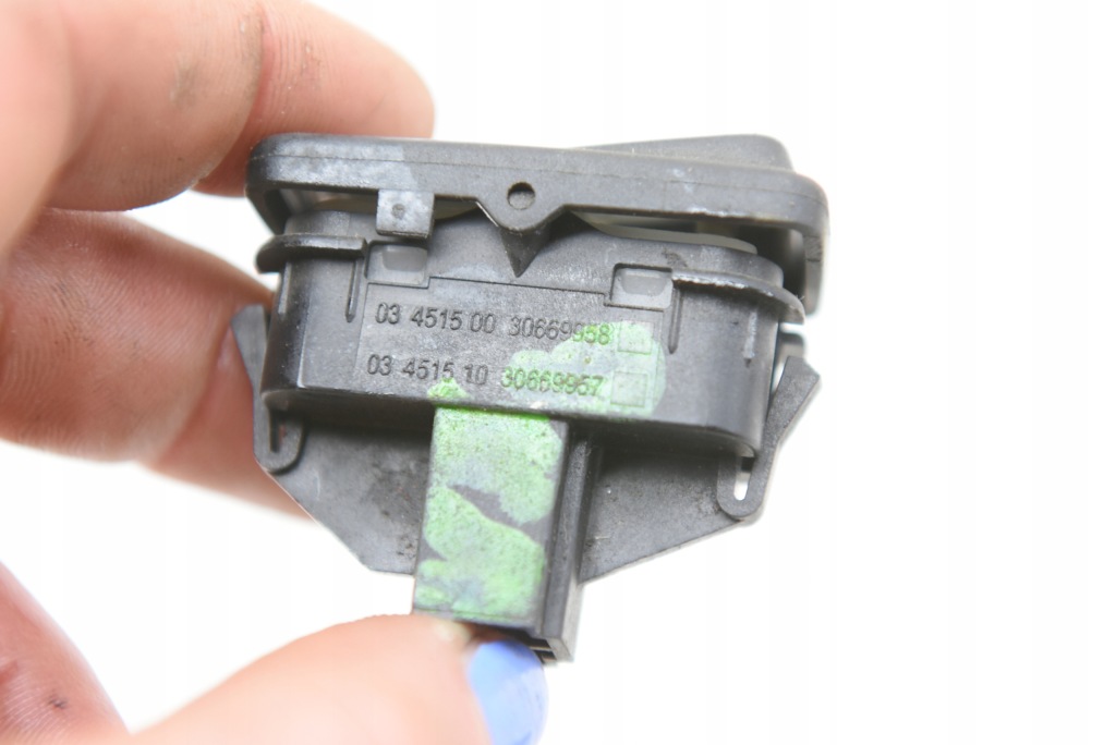 фото №4, Volvo v50 кнопка блокування двері