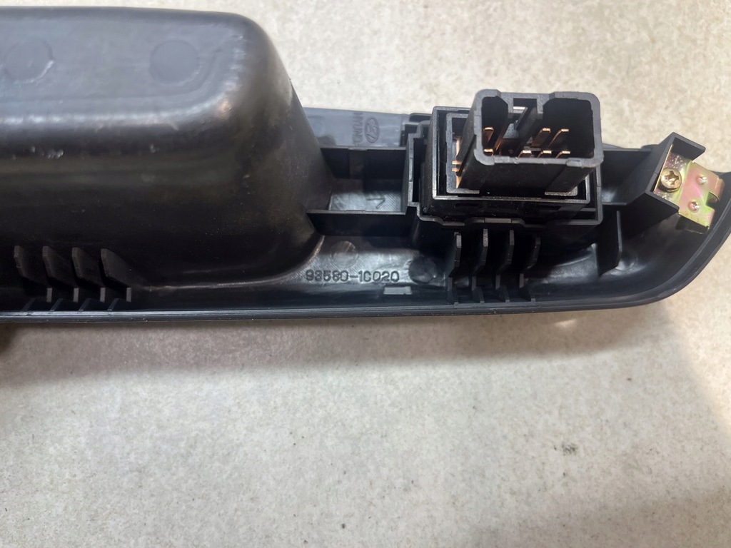 фото №7, Панель керування скло правий задня hyundai getz 1.3 935701c020
