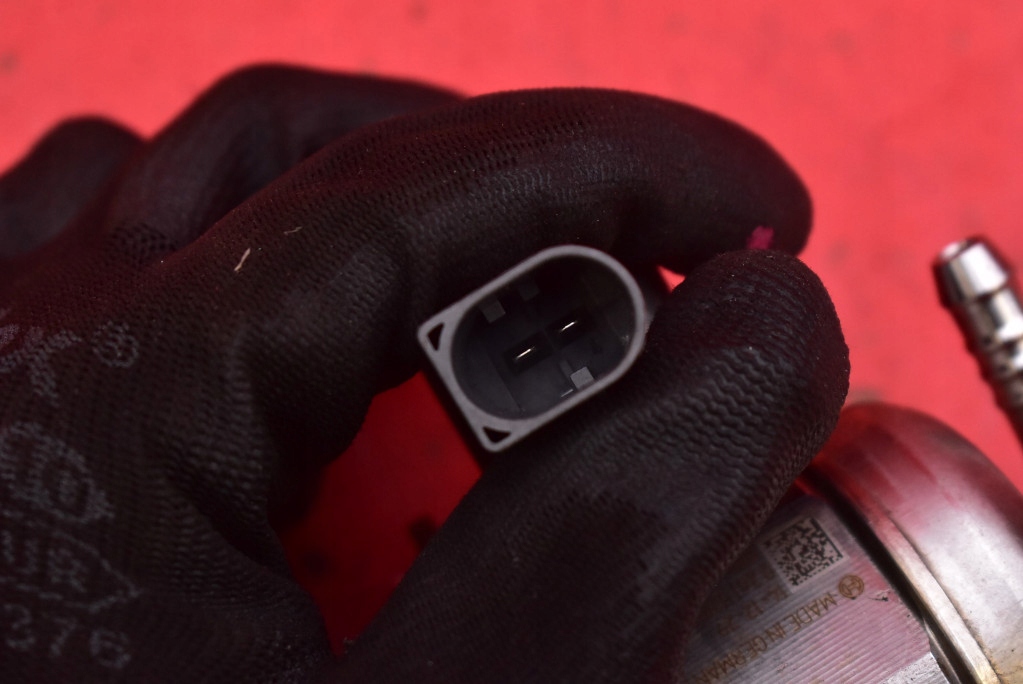 фото №7, Помпа насос топлива 04e127025b vw golf 7 vii sportsvan 1.4 tsi 150 km 12-17