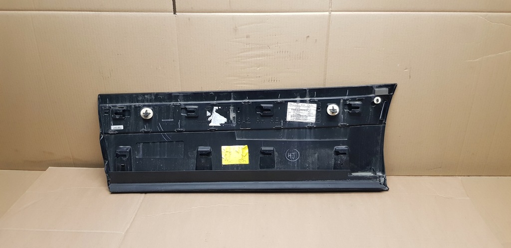 фото №3, Range rover velar молдинг двері задня права