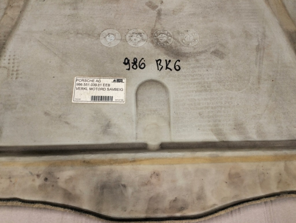 Обшивка багажника boxster porsche 986 98655103901 в Украине