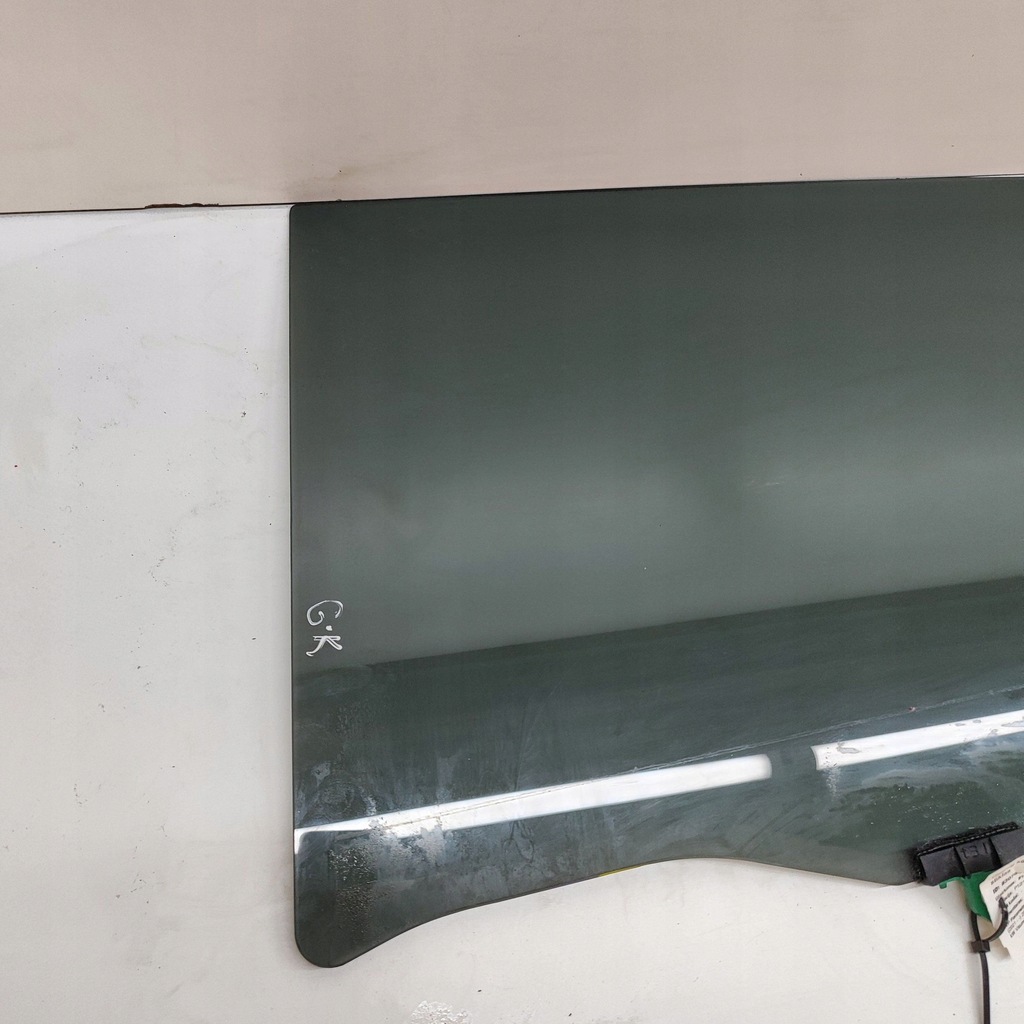 фото №6, Toyota bz4x 2024 левая сторона стекло дверь задних