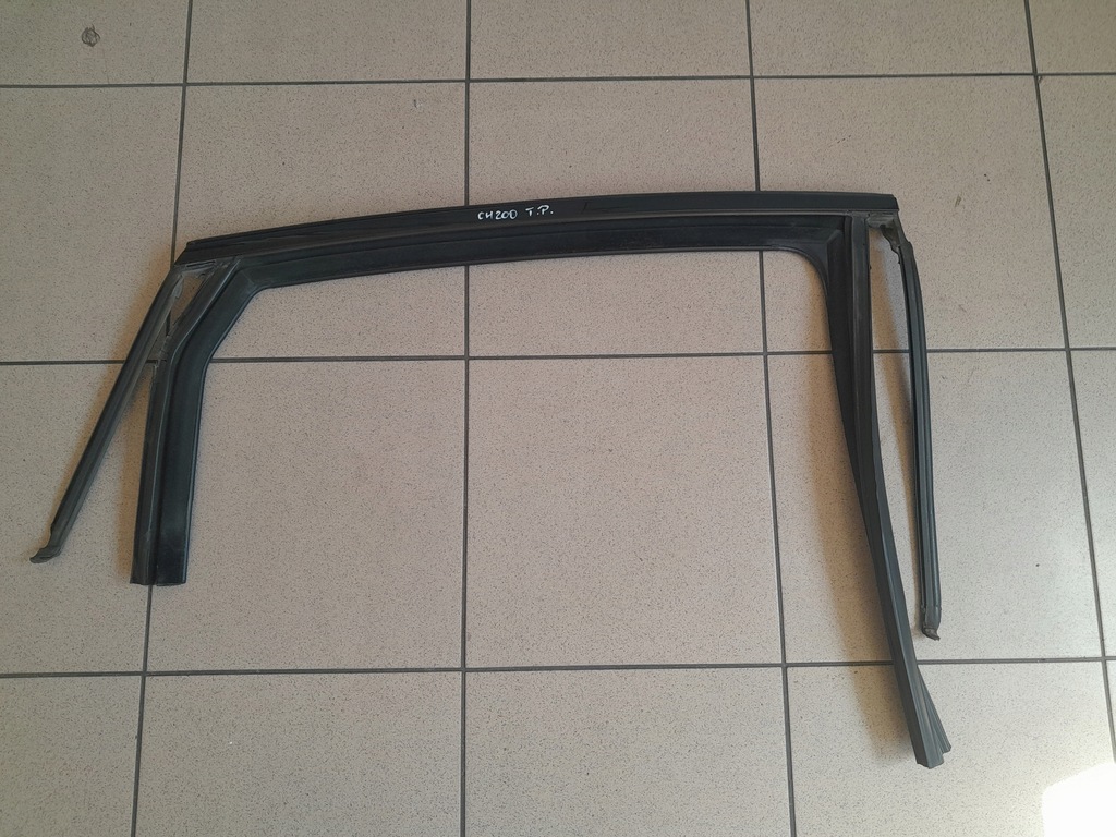 фото №1, Chrysler 200 ii 2015- молдинг дверь рамка прокладка верхний задняя задняя правая