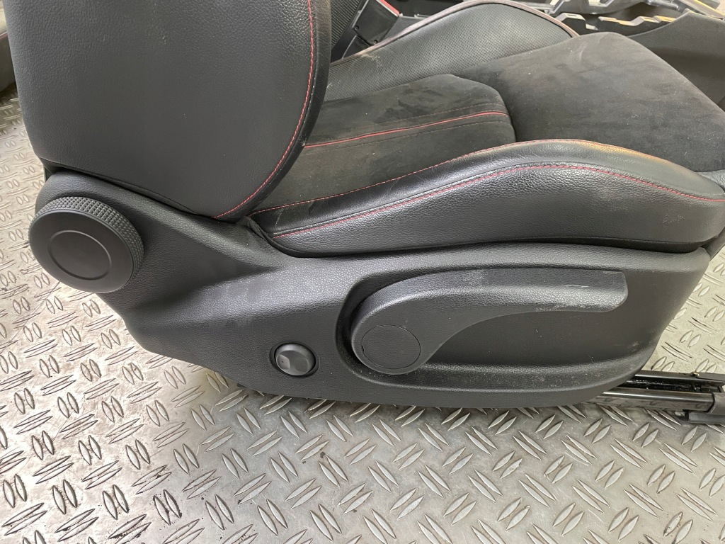 Купити Kia proceed gt-line 21- сидіння заднє сидіння комплект