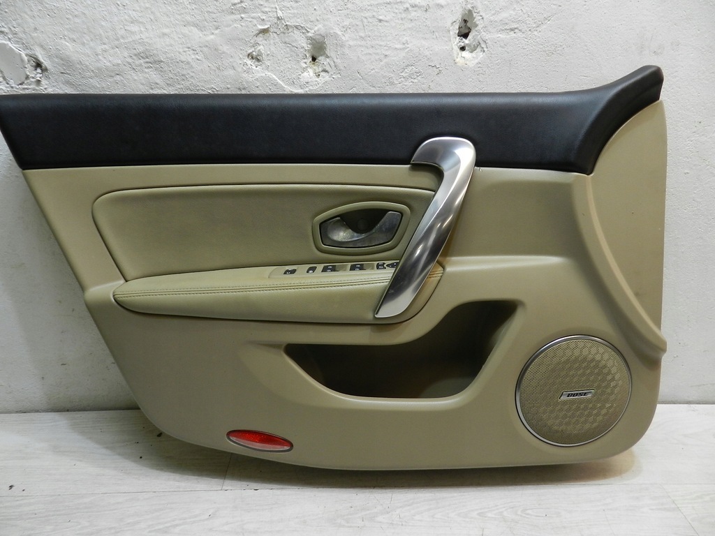 фото №1, Latitude обивка обшивка дверь перед левая