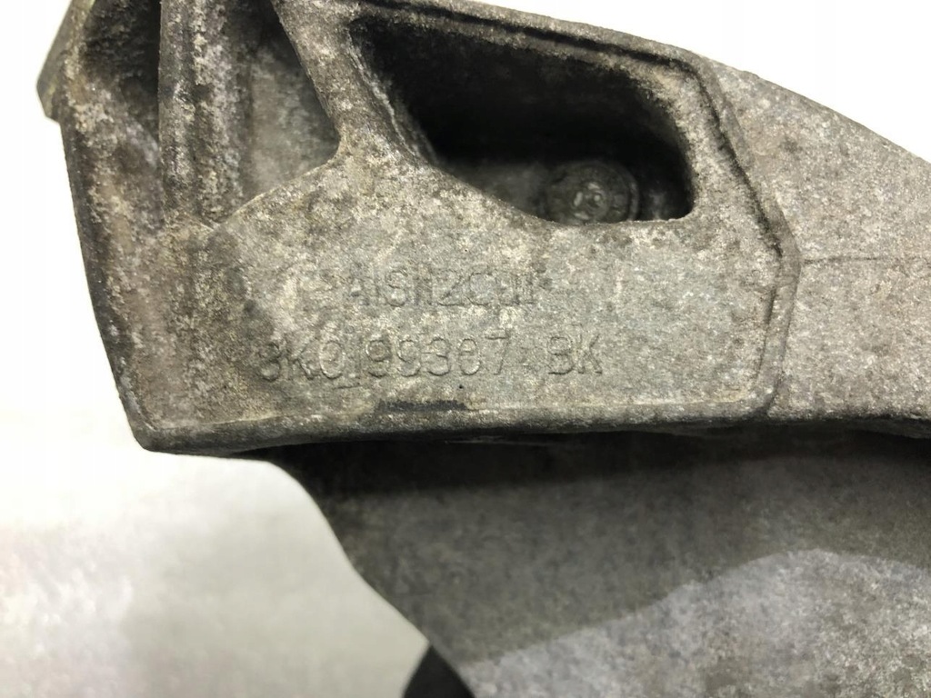 фото №7, Кронштейн двигателя audi a5 8t 2.0tdi 8k0199307