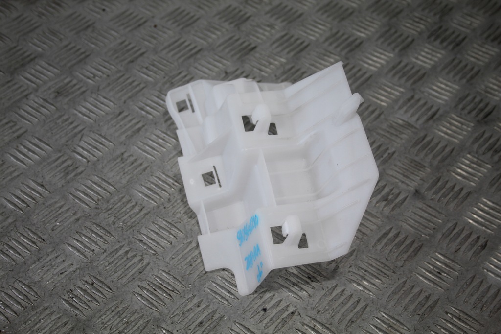 фото №1, Направляющая кронштейн левая opel zafira d life