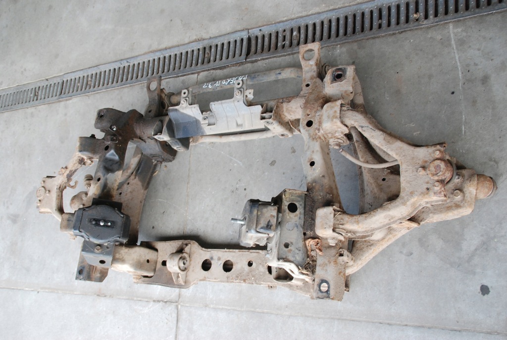 фото №4, Підрамник передні mitsubishi pajero iv 3.3did 07r