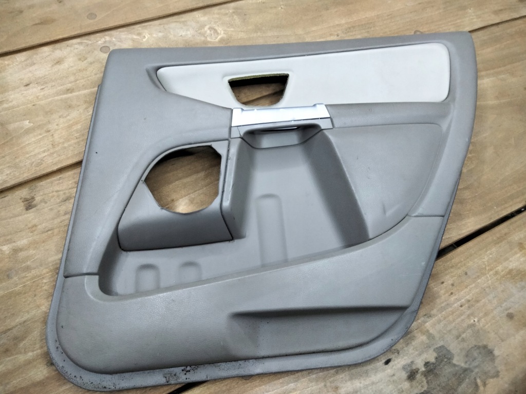 Купити Обшивка оббивка двері правий задній volvo xc90 t6