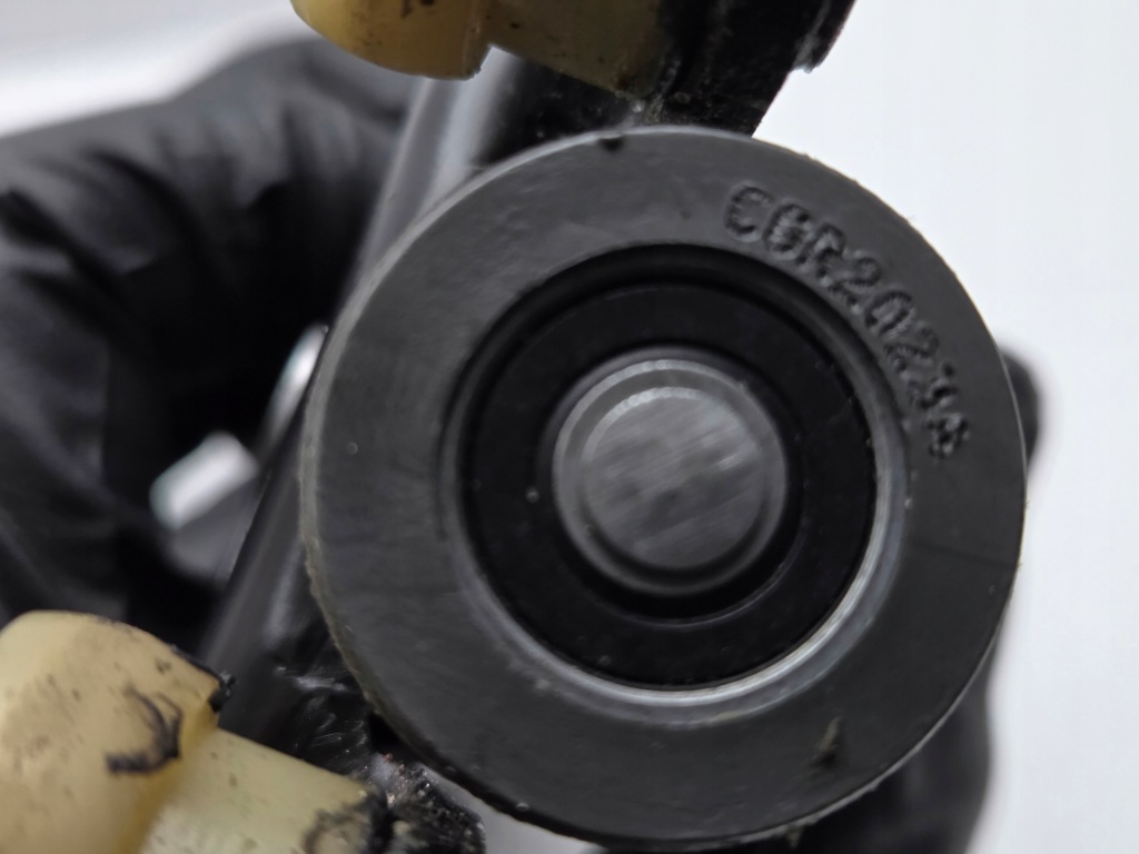 Proace city berlingo rifter нижня напрямна ролик двері 9816964880 Київ