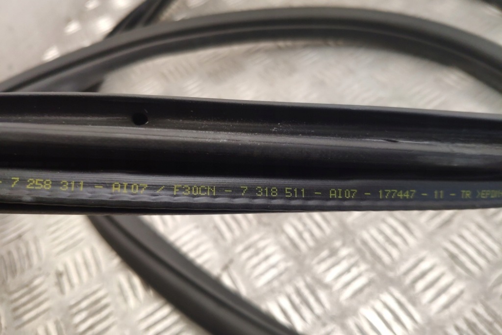 фото №9, Прокладка задних правых дверь bmw 3 f30, f80 7258311 2.0l бензиновый