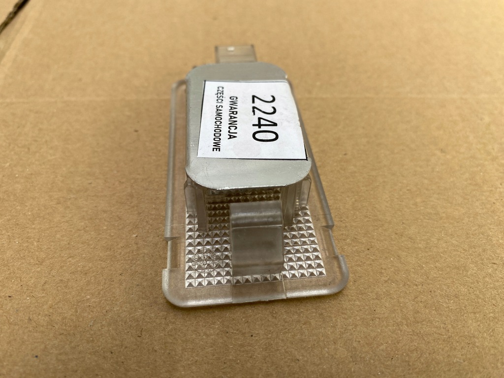 фото №7, Bmw 5 e39 лампа освещение обшивка белый