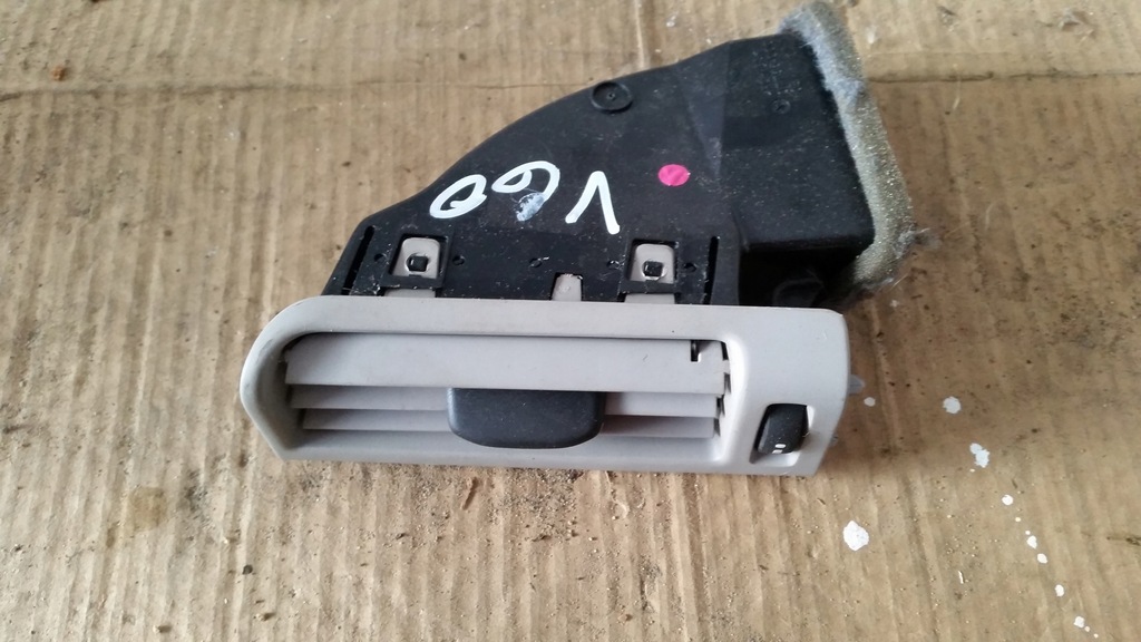 фото №1, Решітка обдув лівий перед volvo v60