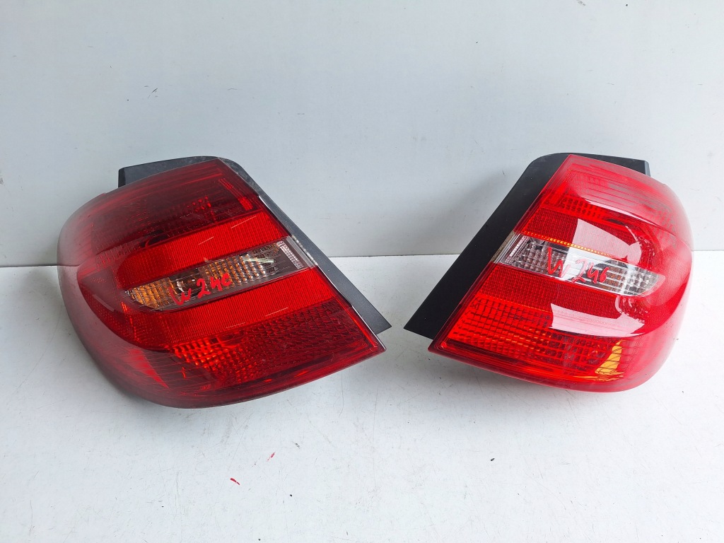 фото №1, Mercedes b-klasa w246 12-15 лампа задняя правая