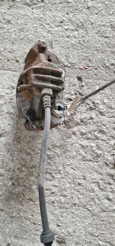 фото №4, Супорт гальмівний лівий перед peugeot 208