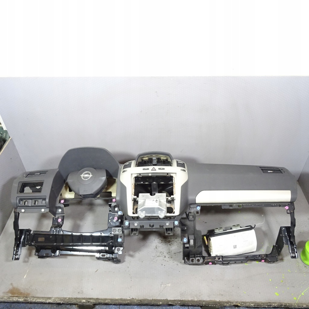 фото №1, Opel zafira b консоль приборная панель приборная панель подушка безопасности