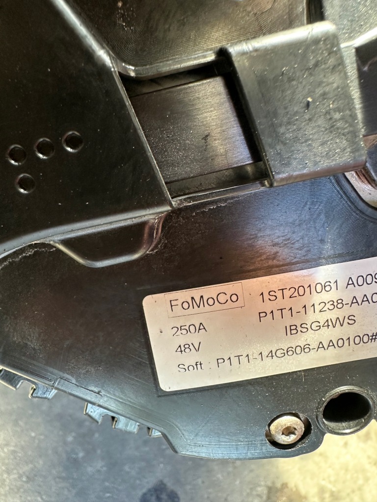 Ford focus mk4 рестайлінг  1.0 hybrid генератор p1t1-11238 Зі Шроту