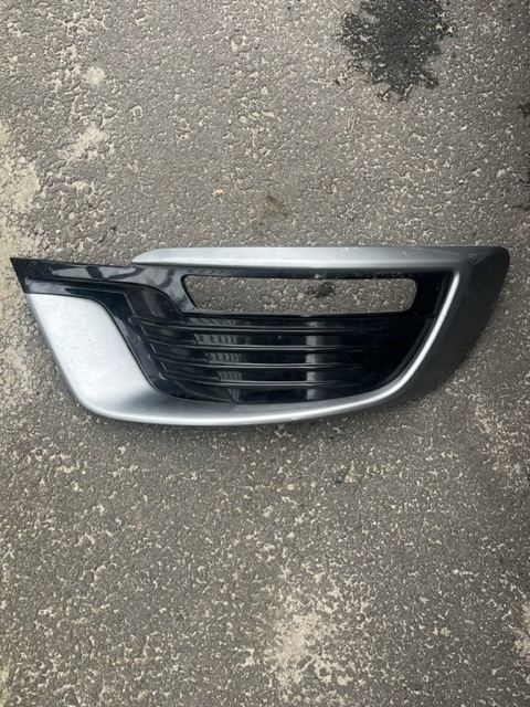 фото №1, Ліва решітка бампера передня перед renault megane iii lift 622554978r