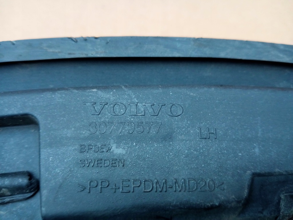 фото №10, Volvo xc90 i ліва молдинг крила перед 2002-14r