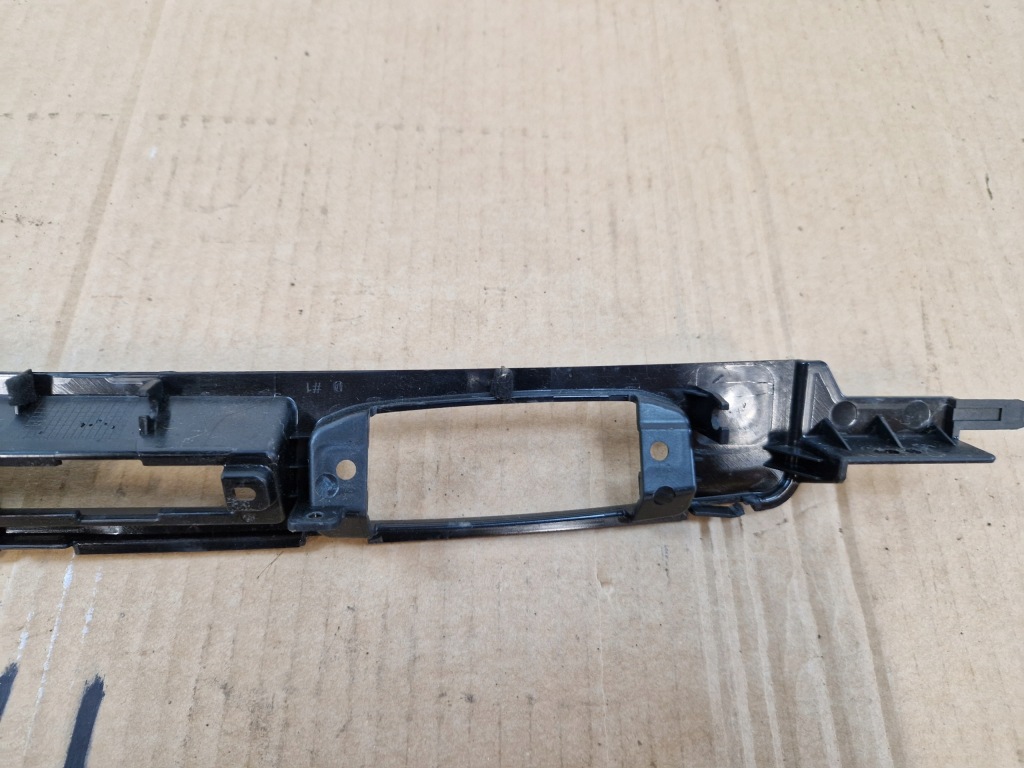 Hyundai kona 1 1 22- молдинг освітлення номерного знака реєстраційний 87312-j9510 Недорого