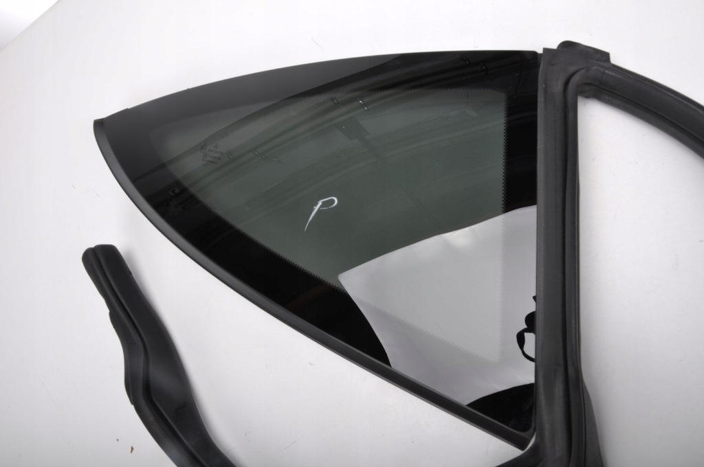 фото №7, Mercedes amg gt c190 стекло кузовная правая