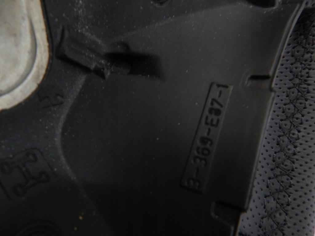 фото №8, Bmw e87 e90 e92 - воздуховод - nowa кожа обшивка prosimy czytać описание