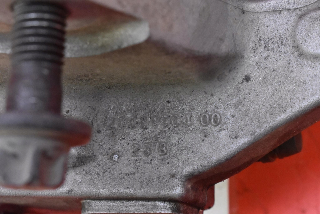 Супорт гальмівний правий перед 1344622-00-a tesla 3 iii sedan lft 23- Зі Шроту