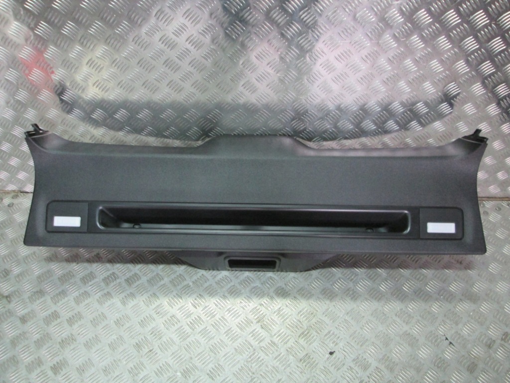 Купить Bmw x5 f15 обивка крышки задний  багажника 7327824
