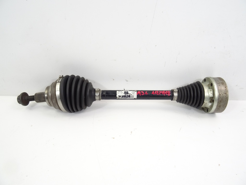 Купити Audi a3 8v рестайлінг  привідний вал ліва 1,4 tsi 5q0407271a