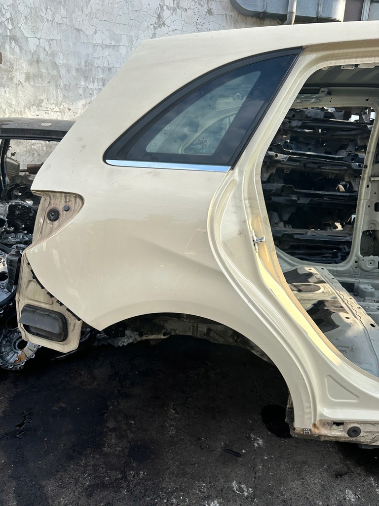 фото №1, Mercedes b klasa w246 чверть крила задня права сторона