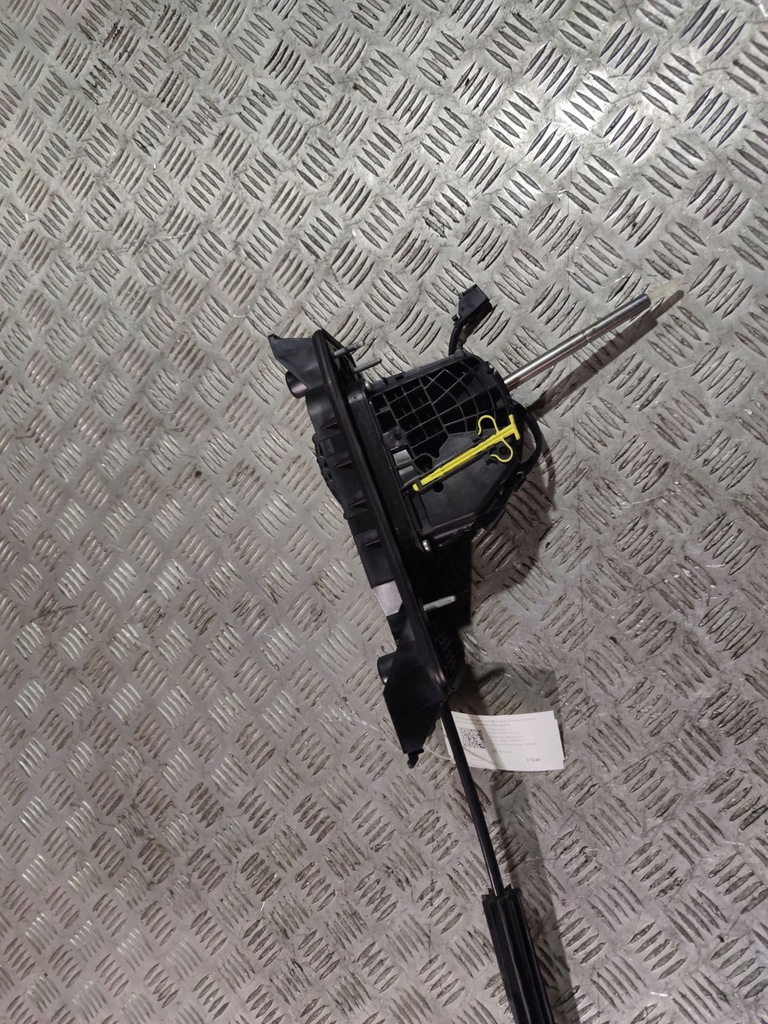 фото №6, Volkswagen passat b8 usa 2018 домкрат перемикання передач / верхній