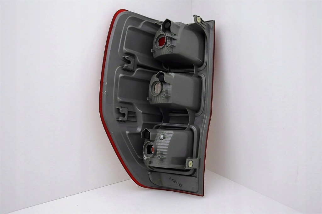 фото №4, Ford ranger od 2012-nowa лампа правая задняя