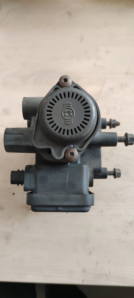 фото №1, Mercedes actros mp4 клапан тормозной a0014311013