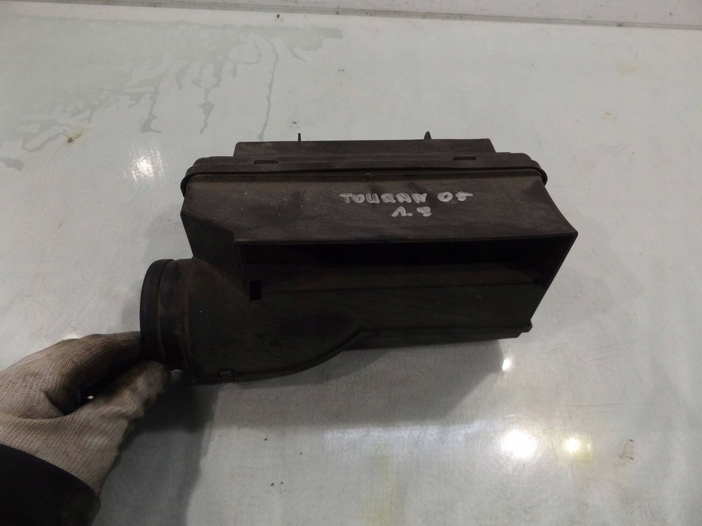 фото №1, Touran i впуск воздуха 1k0805962a